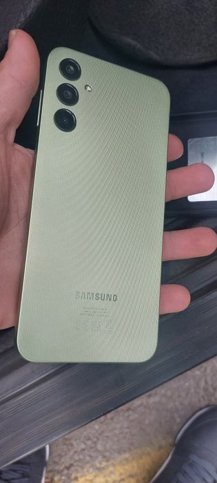 Samsung s22+ перфектен