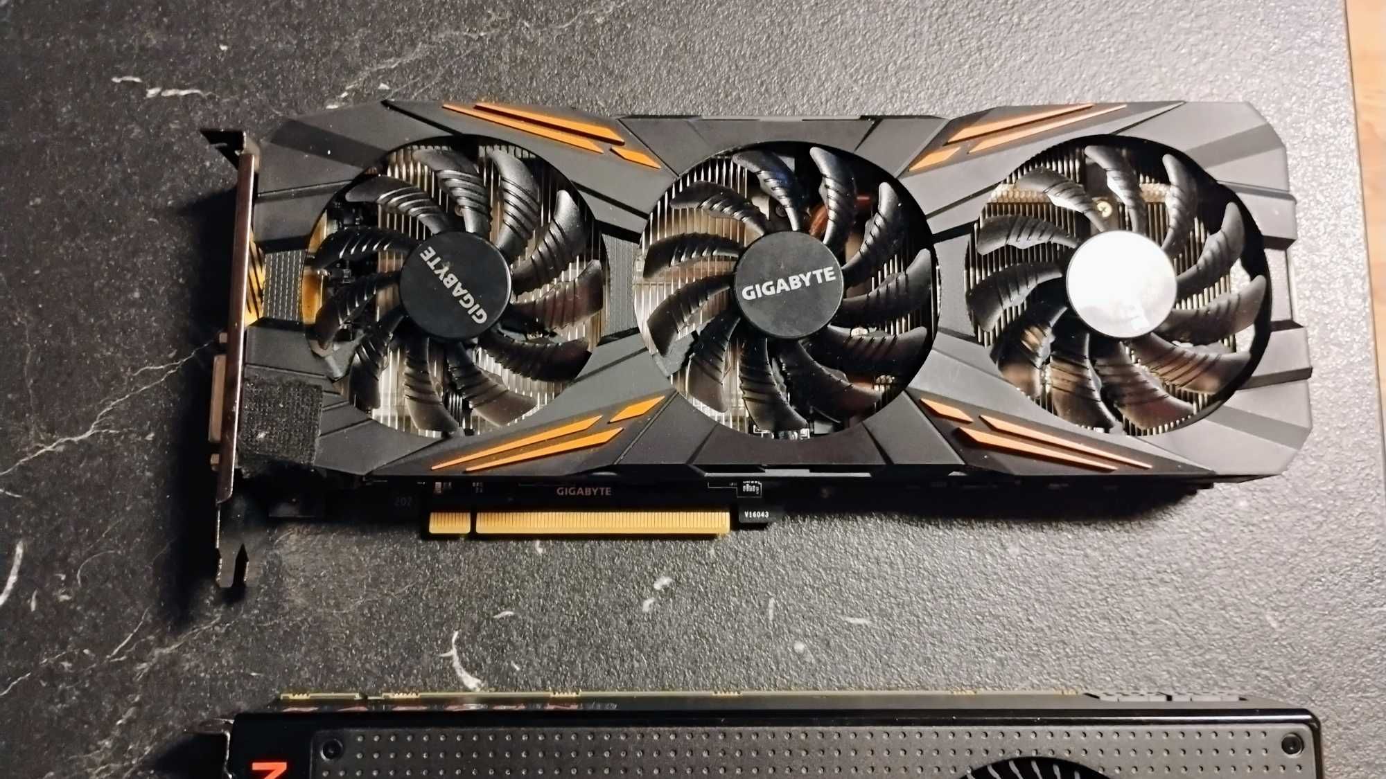 Placa video  GeForce GTX 1070 8G, Radeon RX VEGA 56 8G