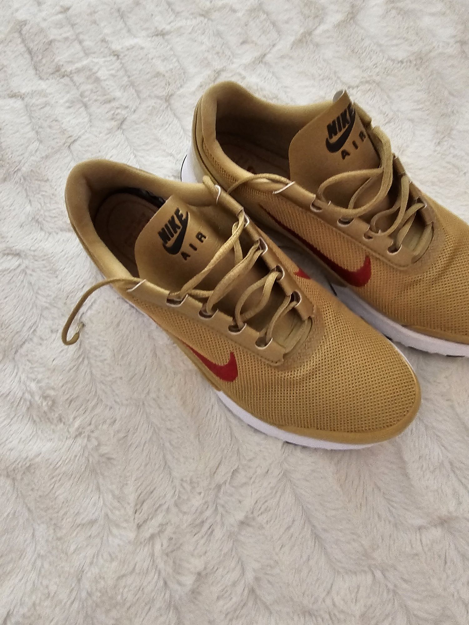 Дамски маратонки Nike