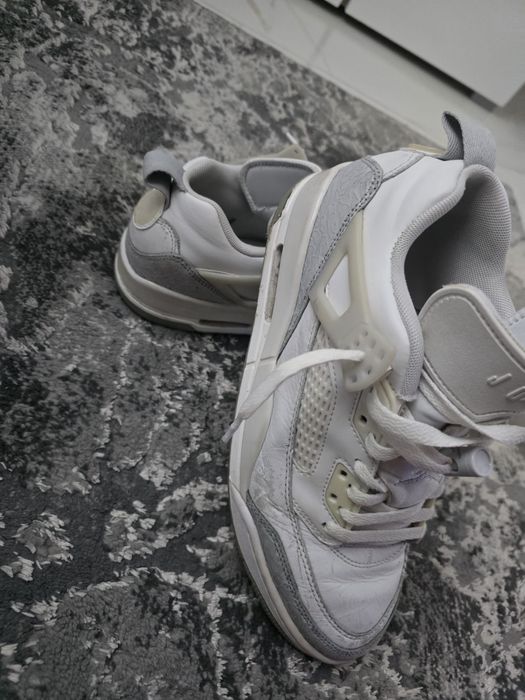 Jordan spizike albi low