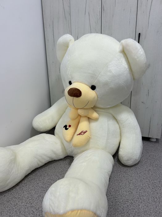 Большой плюшевый мишка