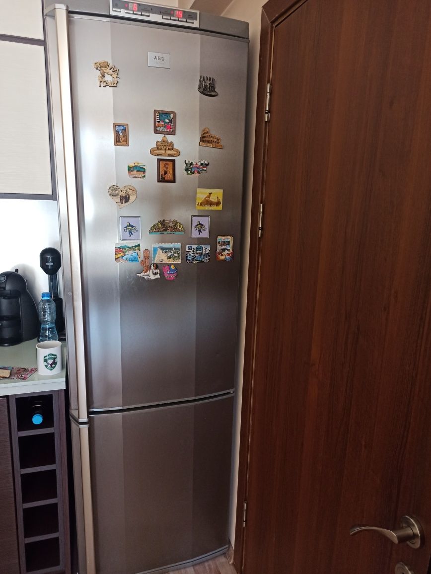 Хладилник с фризер  AEG S80408KG