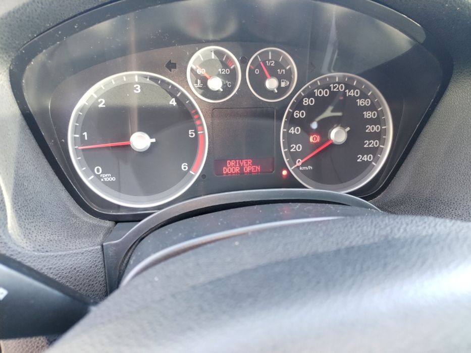 Ford focus 2 1,6 109 cp cu probleme la motor