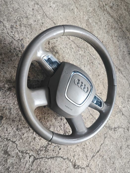 Бежов четирилъчев мулти волан Audi A4 b8 с еърбег