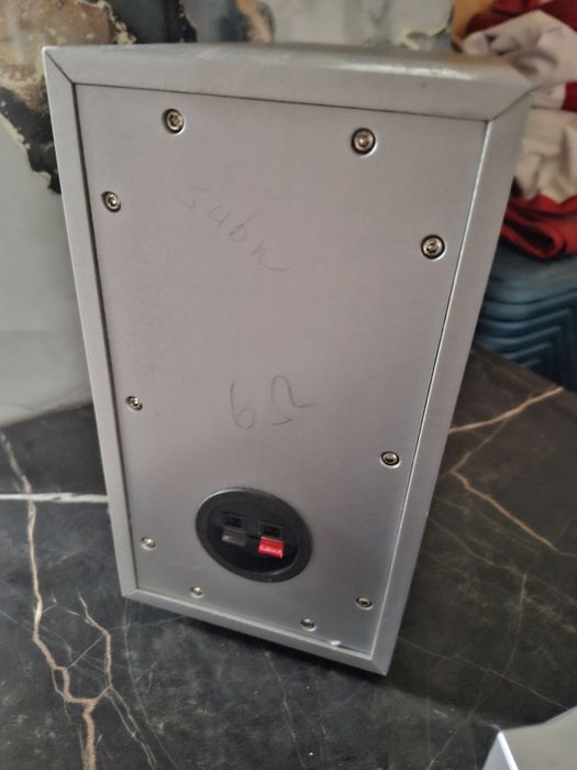 Boxe 5+1  Hiteker  in condiții foarte bune