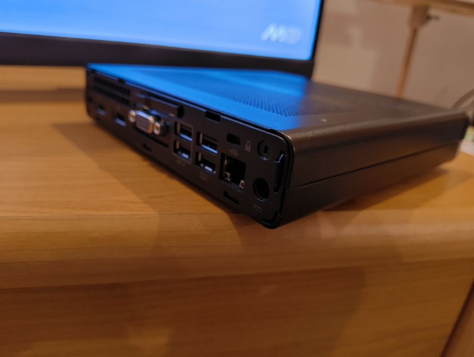 Calculator HP + monitor Tesla