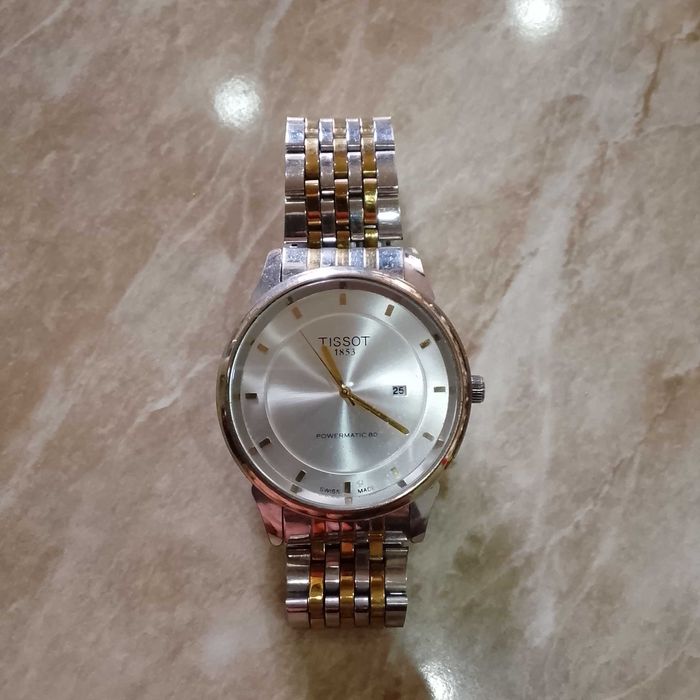 Продаю мужские часы TISSOT
