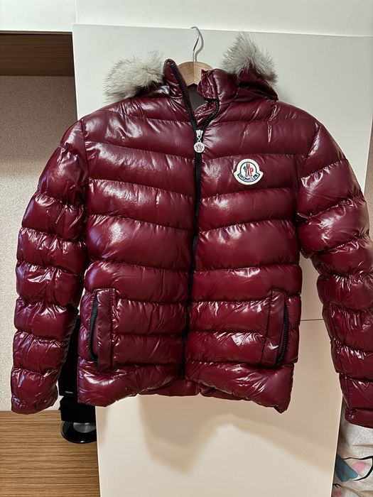 MONCLER Червено яке