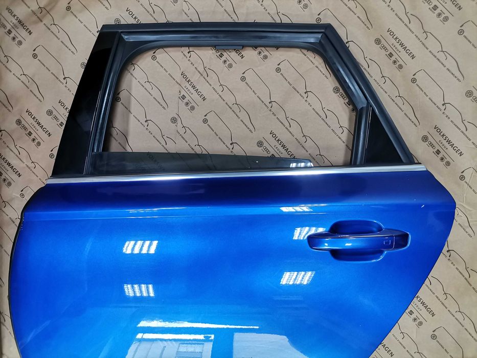 Врата Задна Лява Audi A6 C7 А6 Ц7 Facelift Avant Sedan - Перфектна