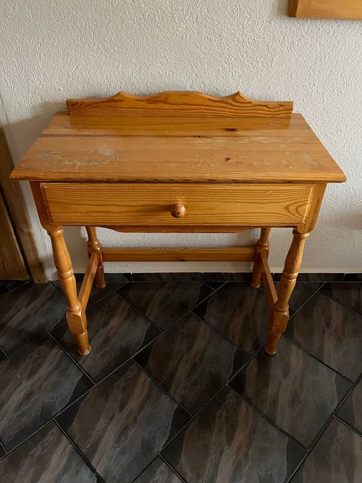 Продавам чамови тоалетки