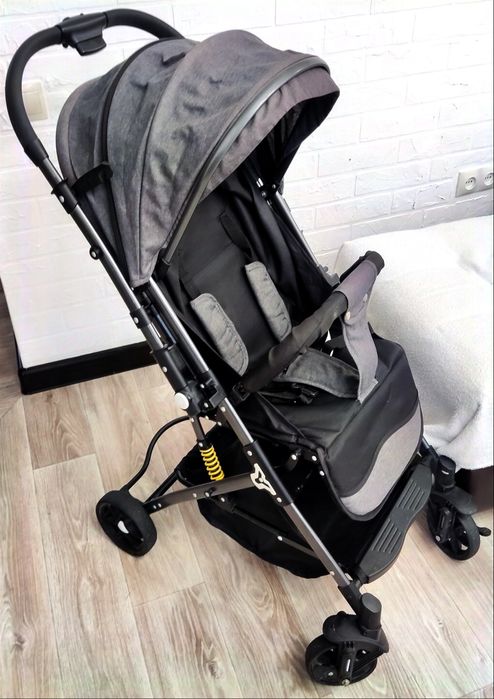 Коляска прогулочная складная.