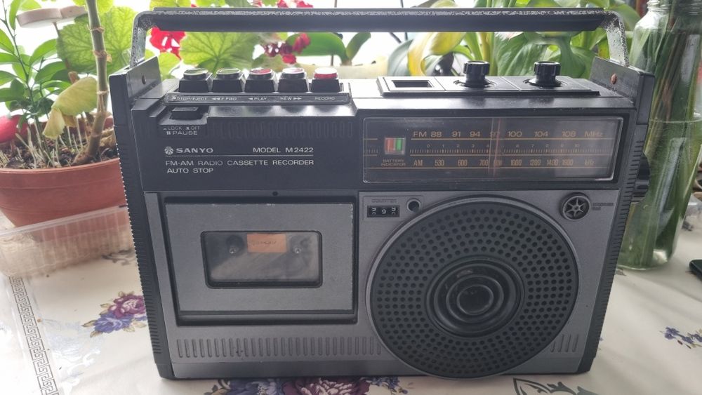 Casetofon sanyo m2422