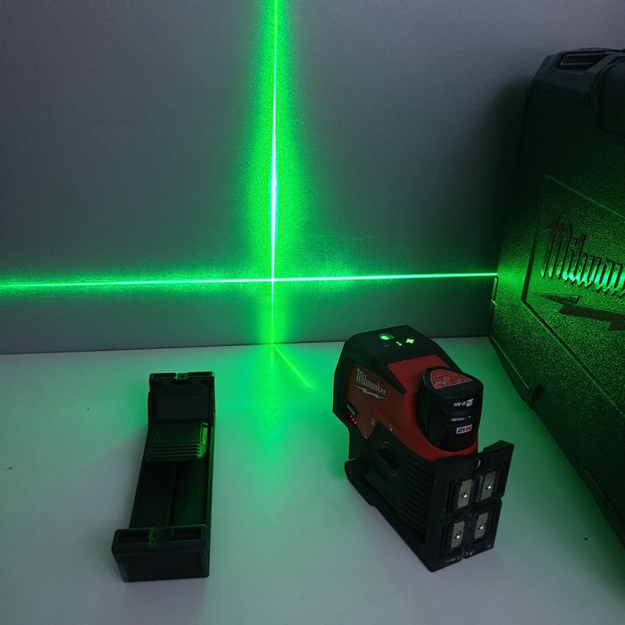 Milwaukee M12 CLLP Laser multi-liniar în cruce Raza verde