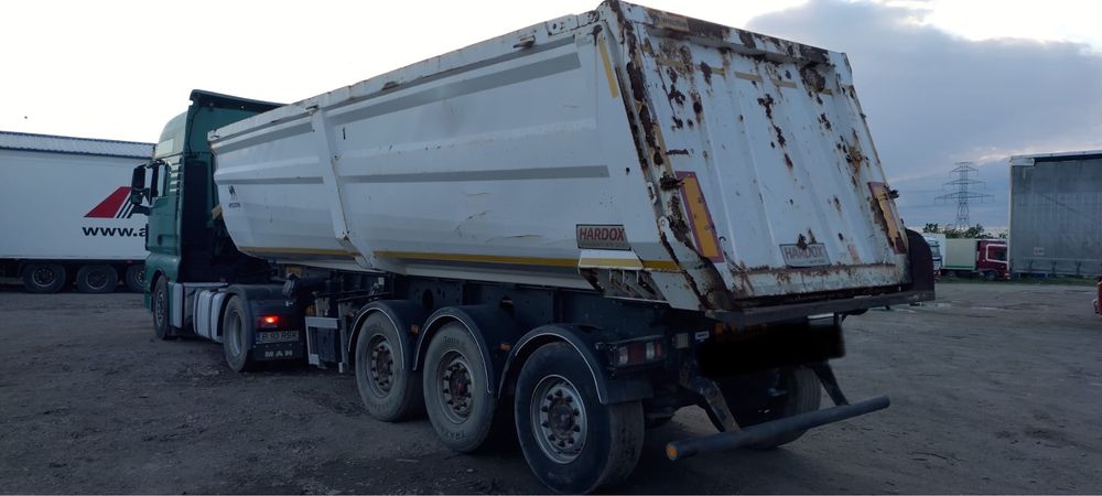 Semiremorca basculabila wielton