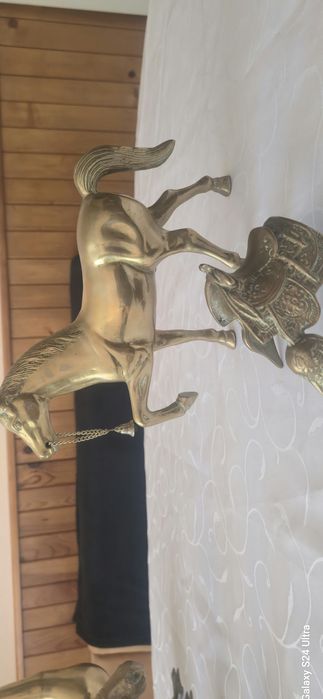 Бронзови статуетки и други неща