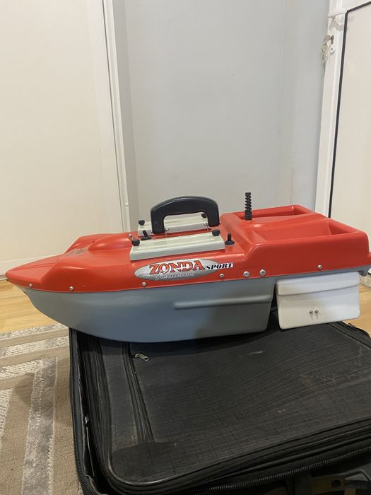 Лодка за захранка Zonda sport