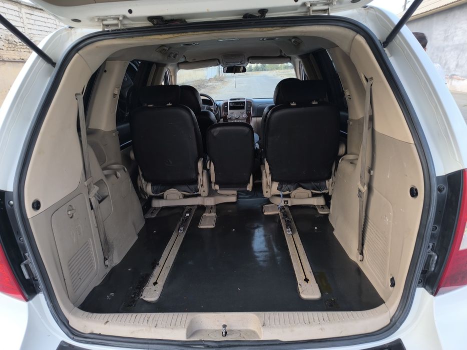 Kia carneval sotilad