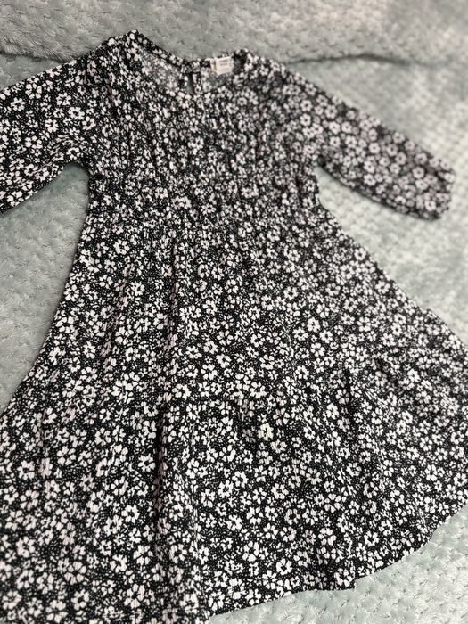 Детска рокля River Island размер 18-24м