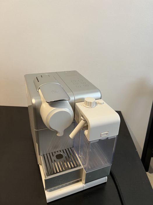 Espressor Nespresso Lattissima Touch