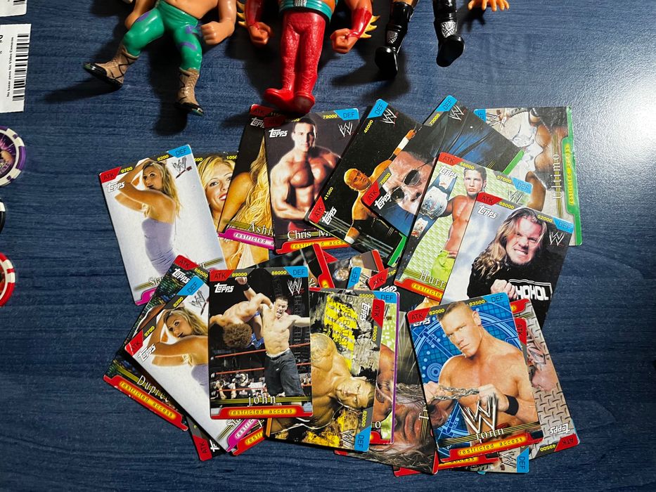 WWE wrestling jucarii figurine raw topps cartonase chipz colectie