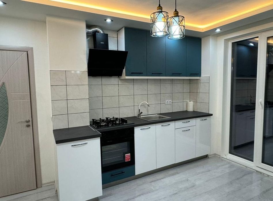 Дава се под наем Двустаен апартамент в Пловдив, Христо Смирненски - 76 кв.м за 525 € - Снимка #1