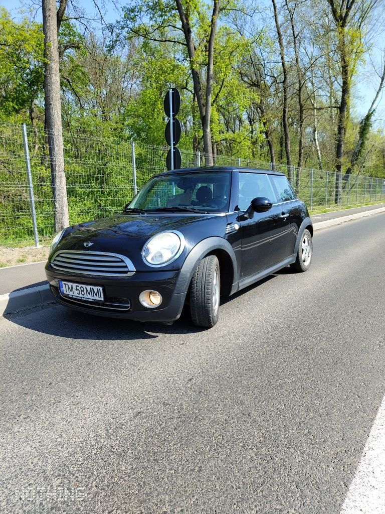 Mini cooper 1.6 benzina, 120 cai,an 2009
Culoare negru