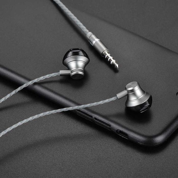 Hoco M18. Качественный звук и микрофон. Классика с 3.5mm Jack!