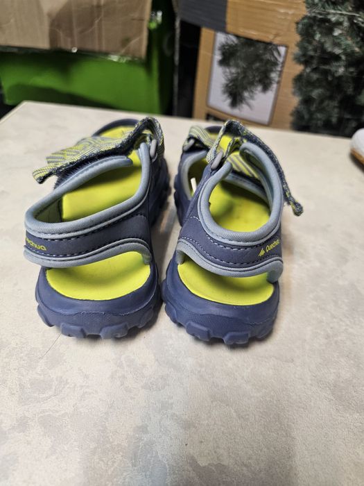 Sandale Quechua Decathlon mărimea 28-29