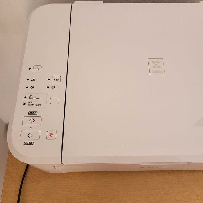 Vînd imprimantă Canon