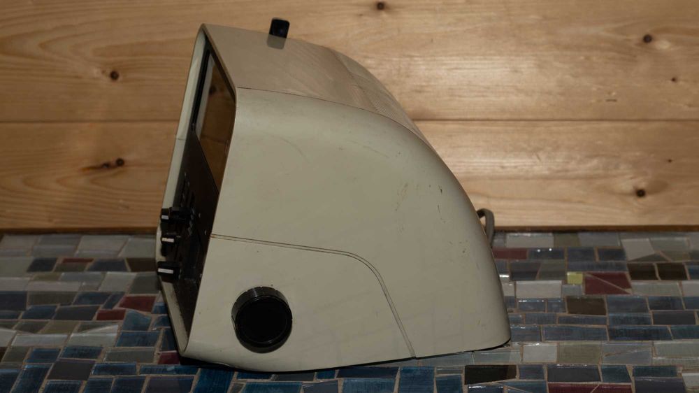 ceas cu radio vechi vintage