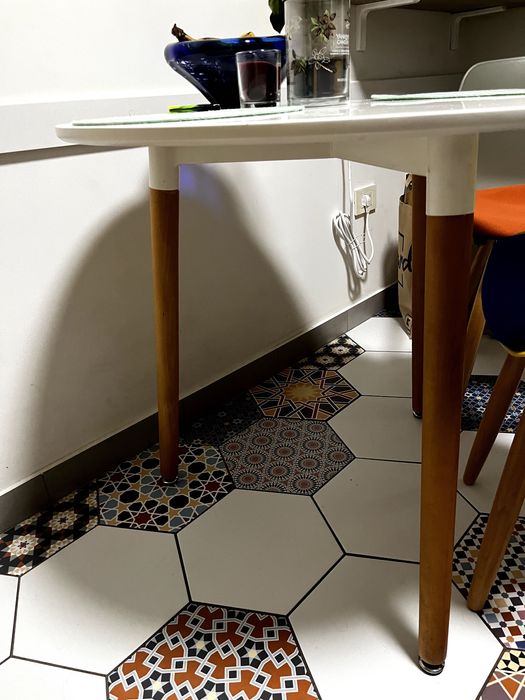 Masa rotunda de vanzare