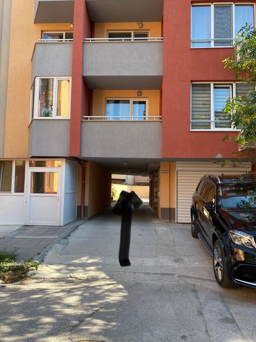 Продавам гараж център Ул.Драгоя Божилов 9