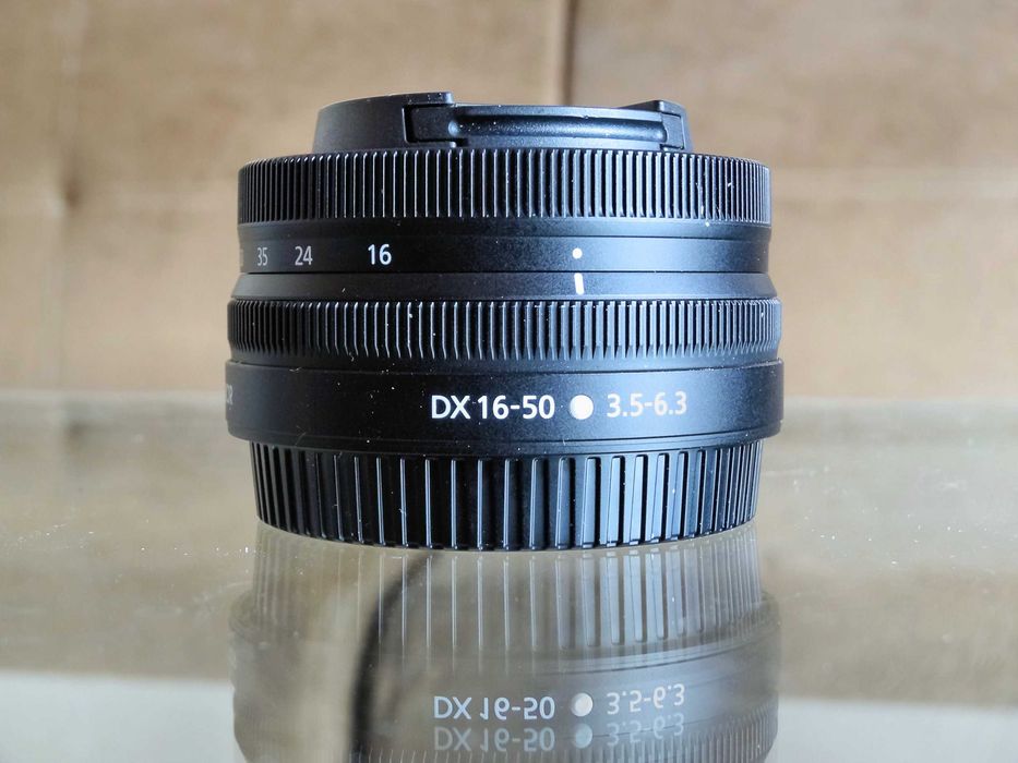 Безогледален Nikon Zf-c - перфектен, с обективи и екстри