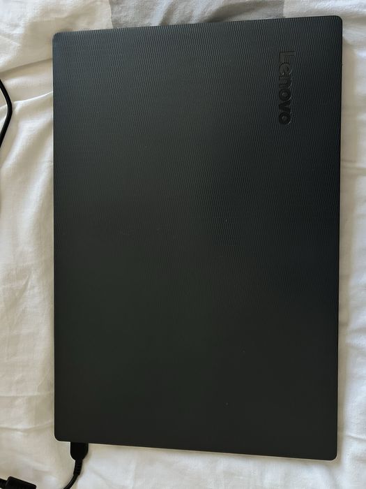 Лаптоп Lenovo V130-15IKB