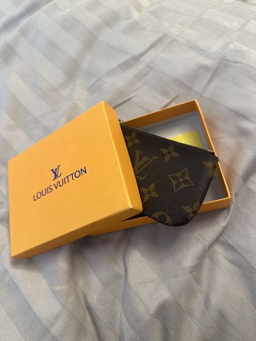 Portofel Louis Vuitton perfect pentru un cadou