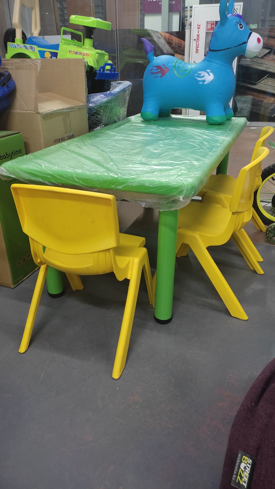 Столы детские для детских садов