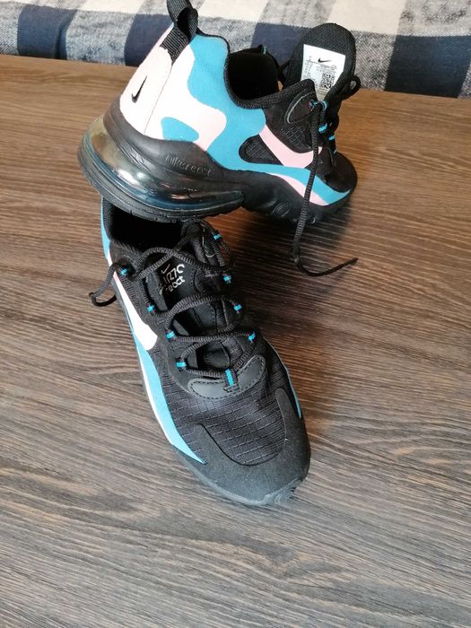 Adidasi dama Nike negri