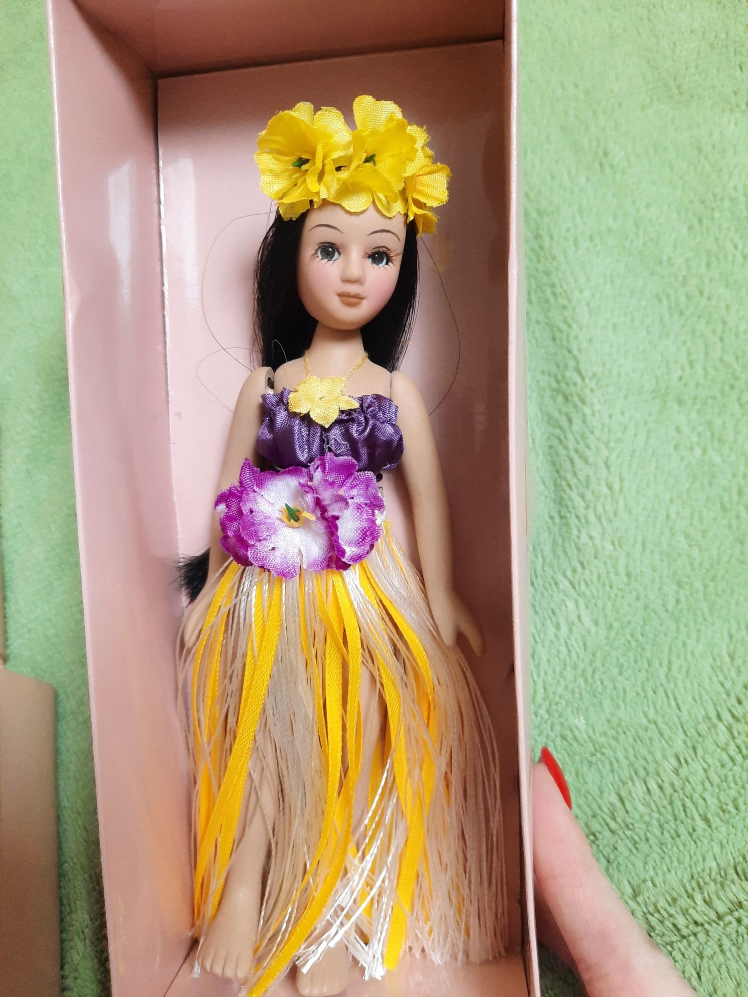 Продам коллекционные куклы фарфоровые.