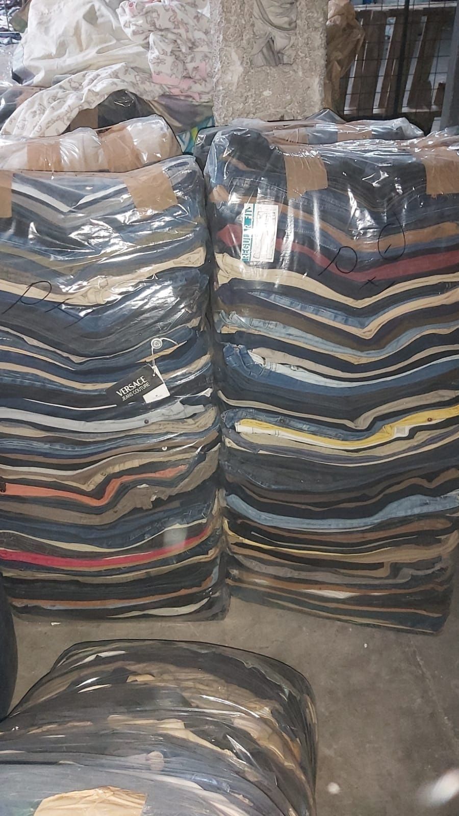 Depozit haine second hand 6500 lei tona