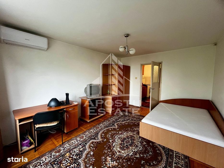 Apartament o camera, etaj 4, bloc anvelopat, Complexul Studentesc