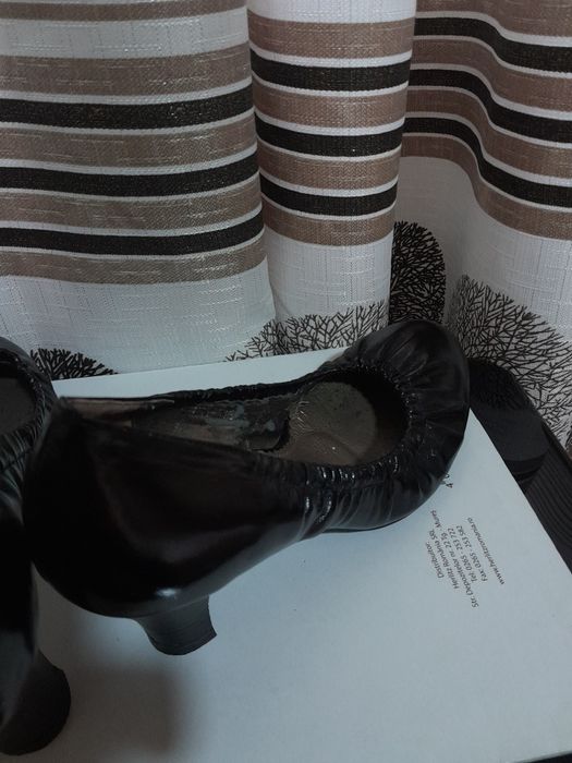 Pantofi Modisimo,negri,din piele.