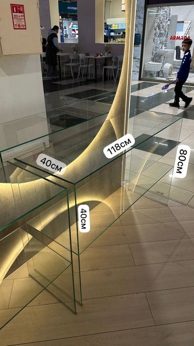 Стеклянная витрина