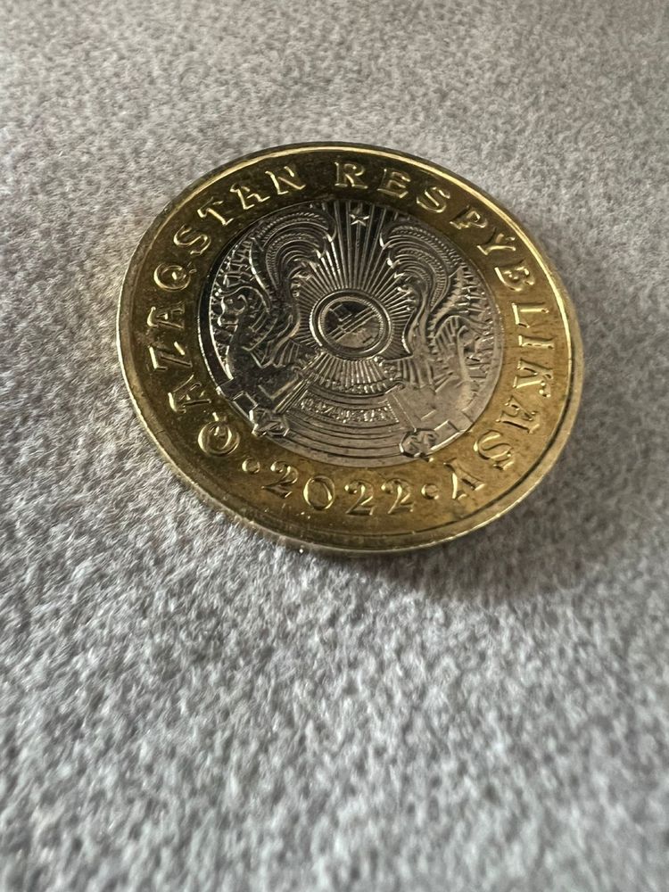 Продам коллекционную монету 100 тенге сакскую оригинал