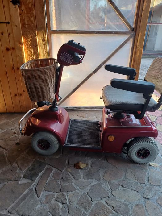 Електрическа четириколка, скутер за трудно подвижни хора