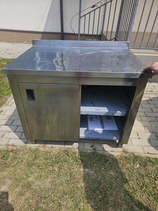 Masa inox cu rafturi
