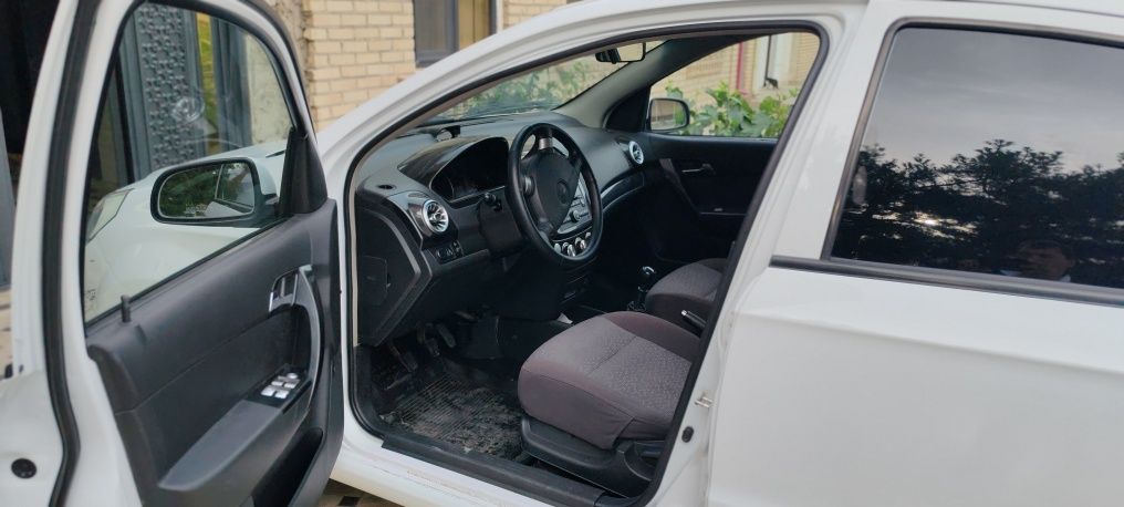 Автомобиль Nexia Ravon R3