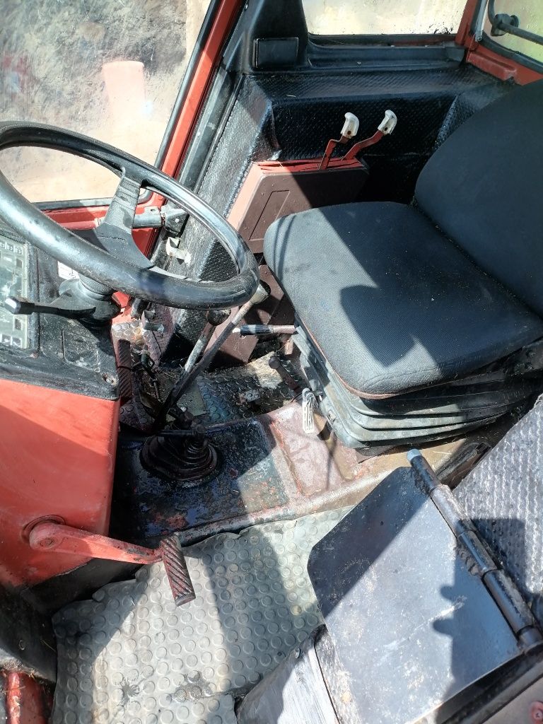 Vând tractor fiatagri 880 dt în 5