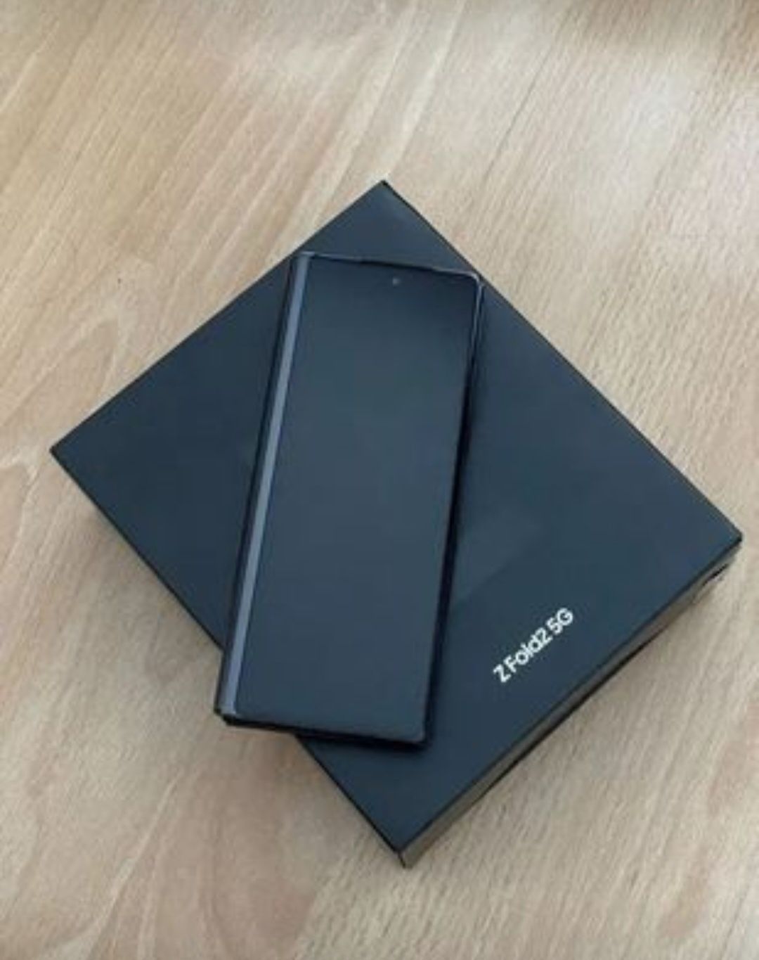 Samsung Galaxy Z Fold 2 5G, Negru 256Gb, Impecabil, Liber de rețea.