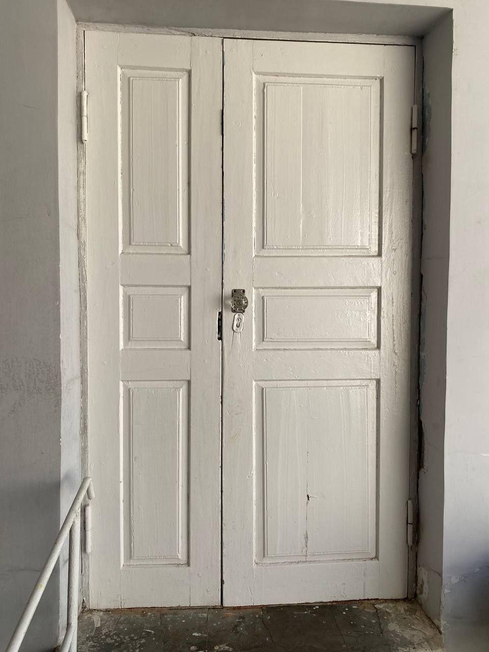 Б/у двери продаётся