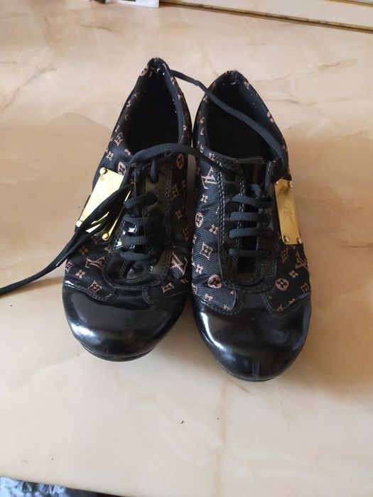 Pantofi dama negri de calitate